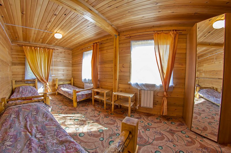 гОСТИНИЦА НА бАЙКАЛЕ